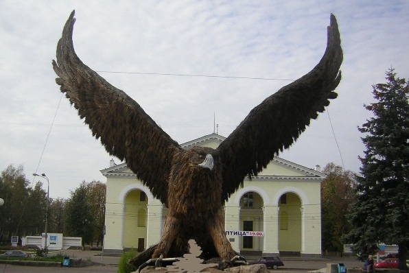 Орел на привокзальной площади г. Орла
