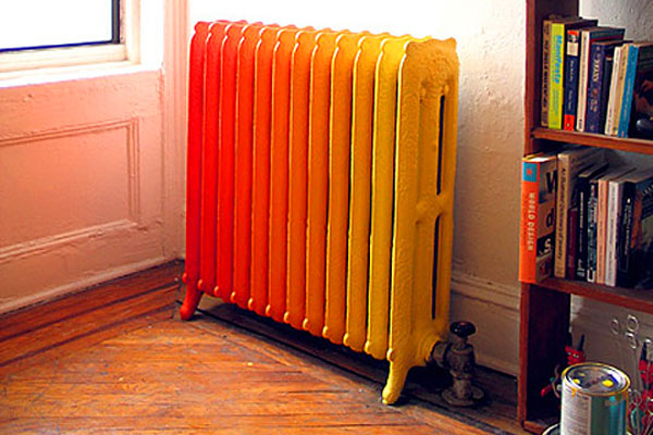 Цветной радиатор отопления.